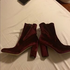 👢 BURGUNDY VELVET SOCK BOOTS 👢